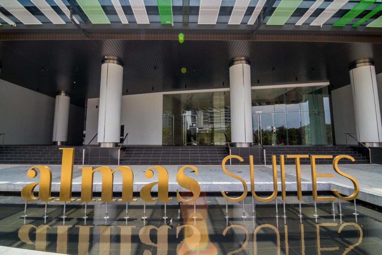 Almas Suites By Subhome Nusajaya  Bagian luar foto
