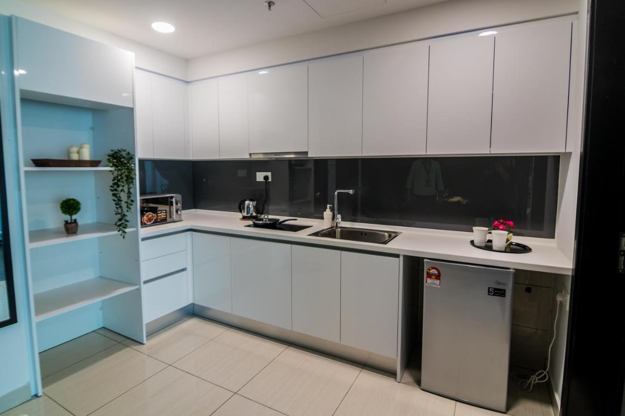 Almas Suites By Subhome Nusajaya  Bagian luar foto